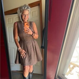 Meet your Posher, Roxanne